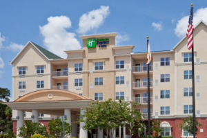Holiday Inn Express & Suites North